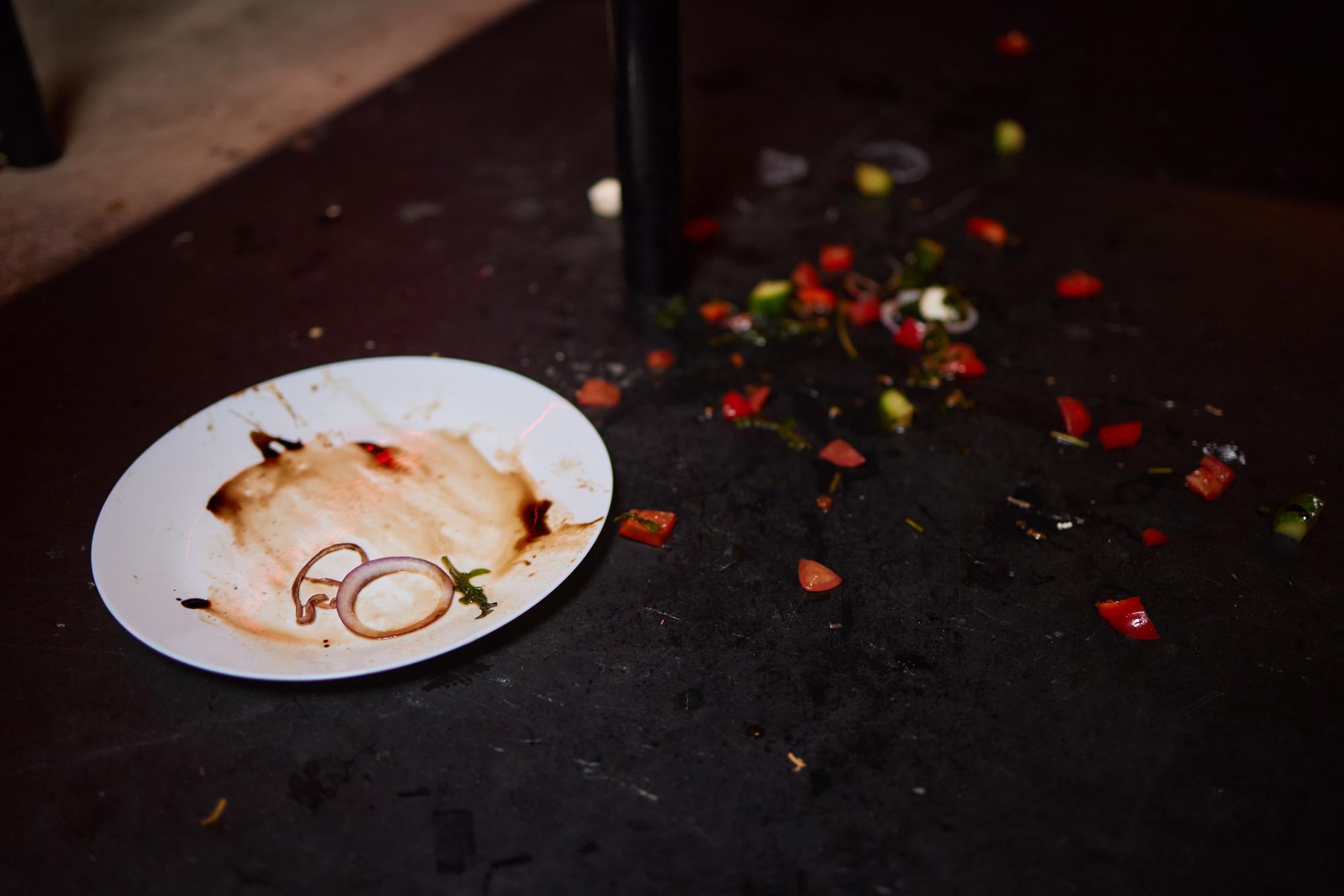 Plato desordenado antes de optimización